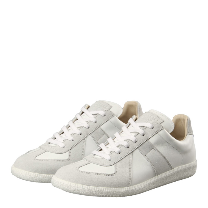 Photo: Replica Sneakers - Tonal White