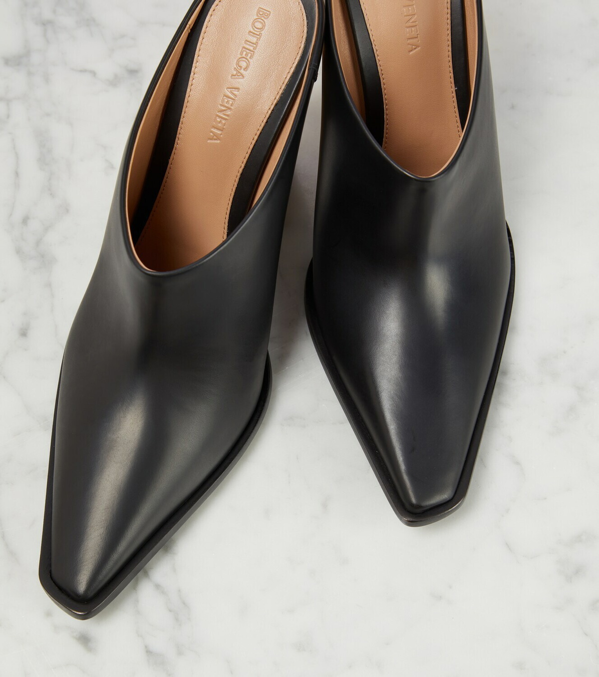 【関税&送料込】Bottega Veneta Monsieur Shiny Leather Mule L Bottega Veneta Quilted Leather Sandals in Pacific | FWRD