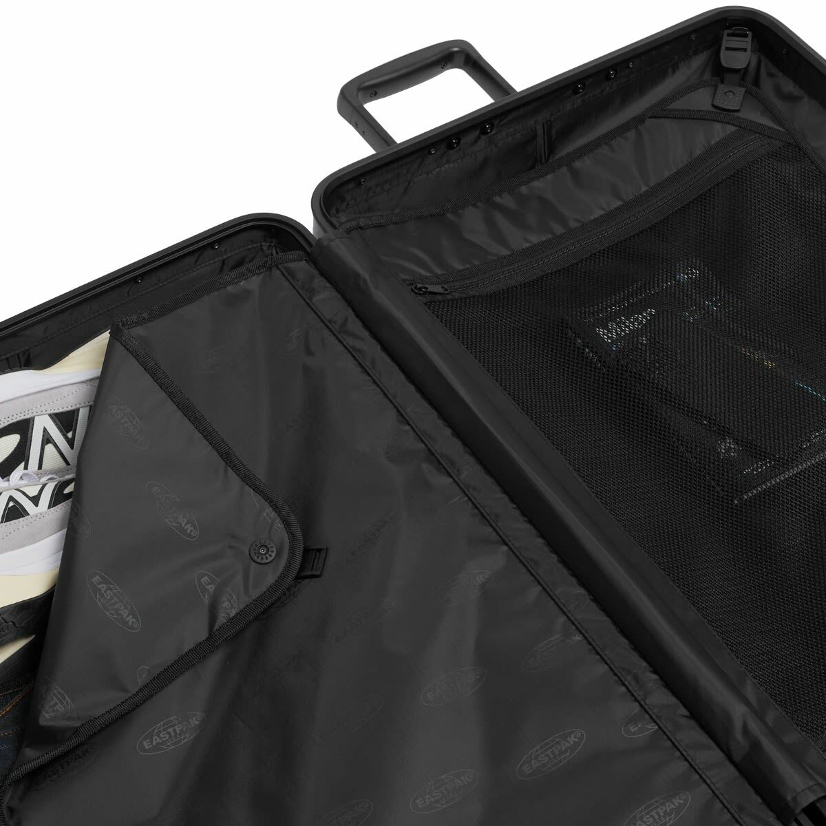 Eastpak Resist'r Luggage Case - Large in Black 