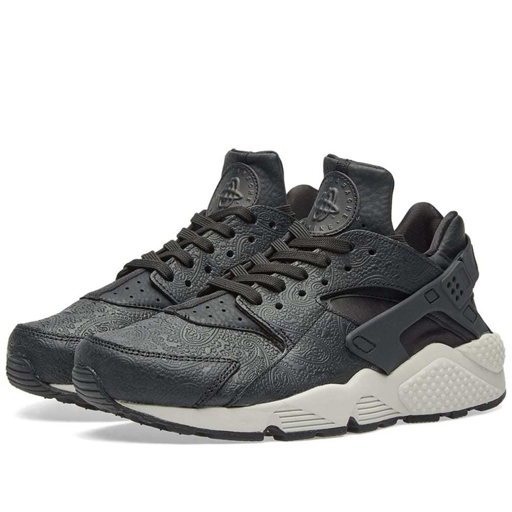 Photo: Nike W Air Huarache Run Premium