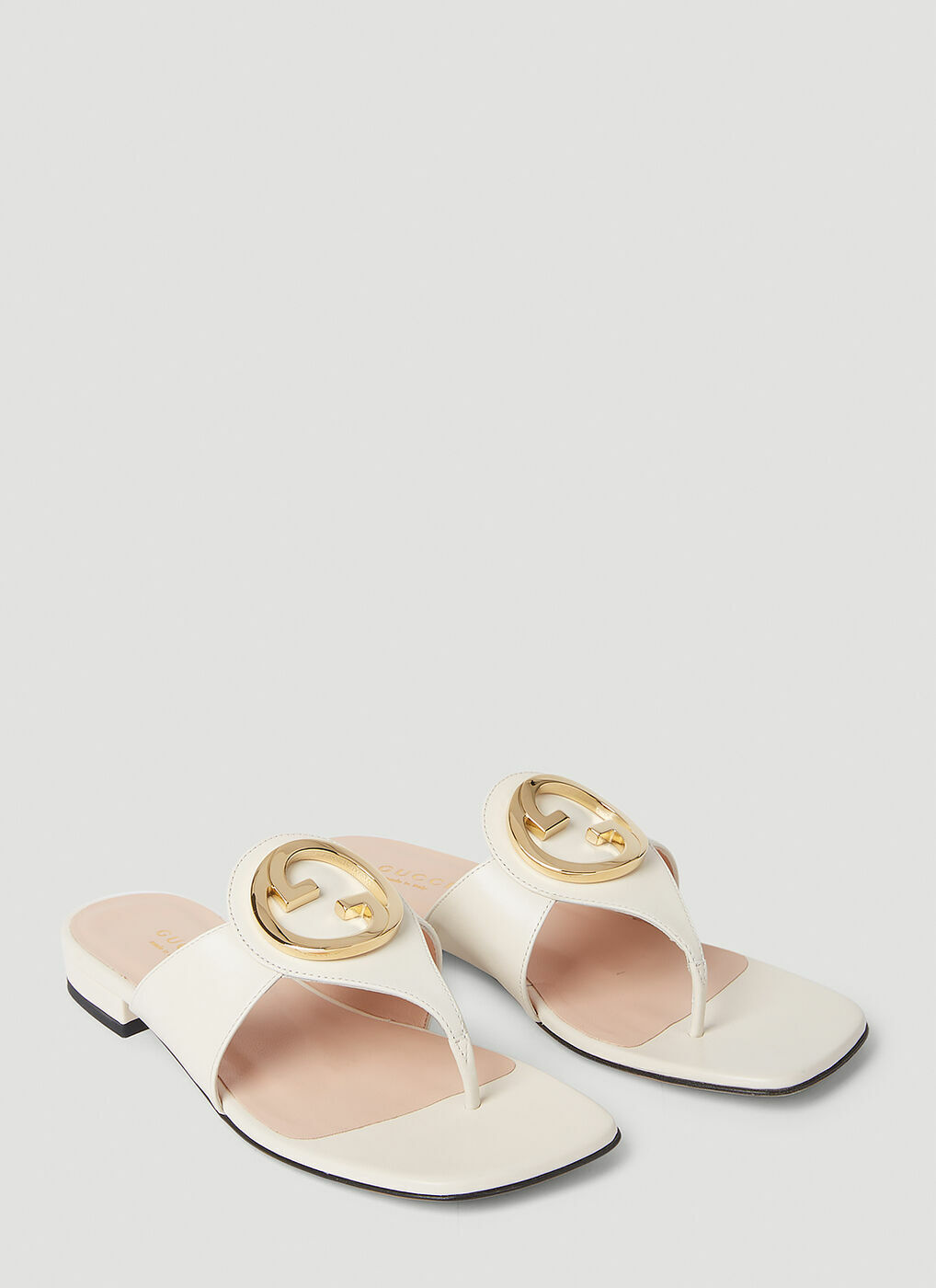 Gucci Blondie thong sandals in beige - Gucci