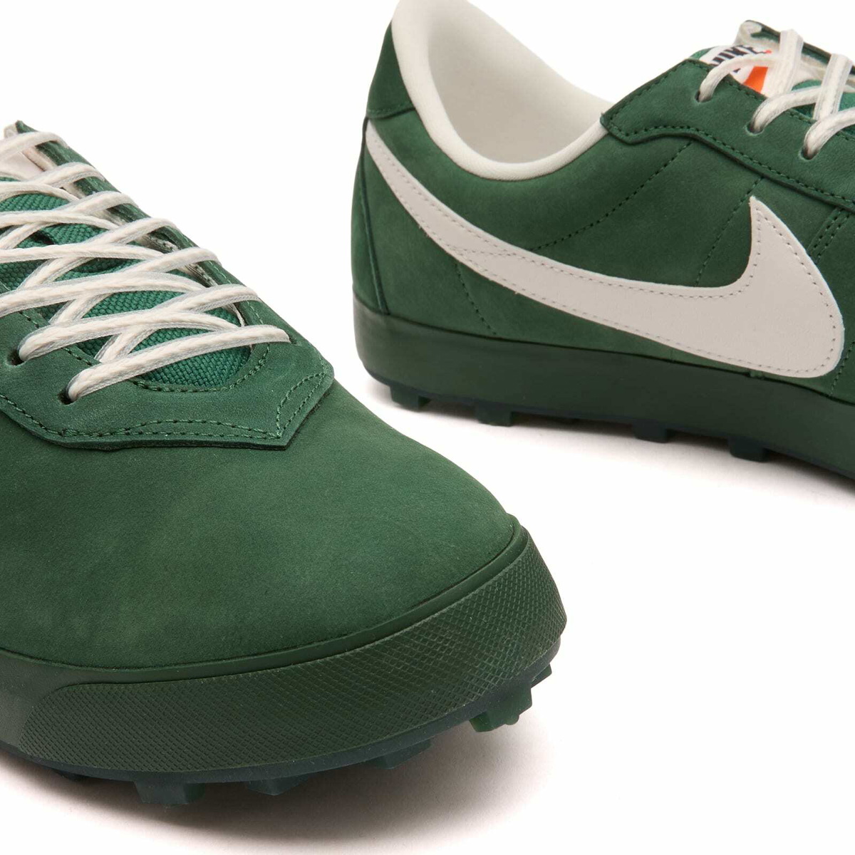 Nike Astrograbber Qs Sneaker in Fir/Black/Orange