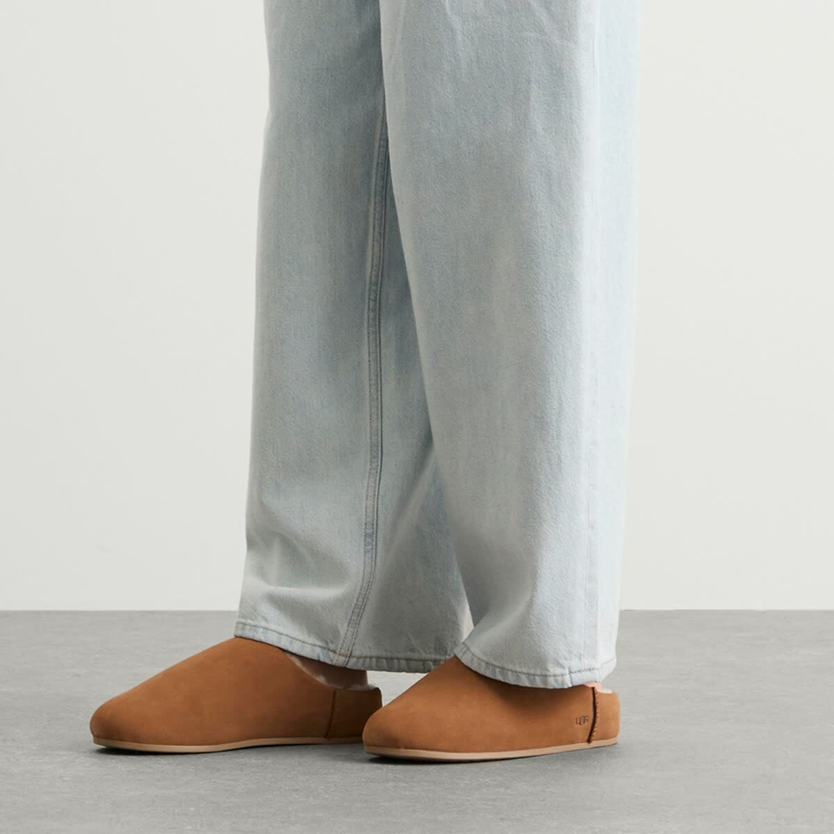 UGG Women's Elea Minimal Slip On Shoe in Chestnut