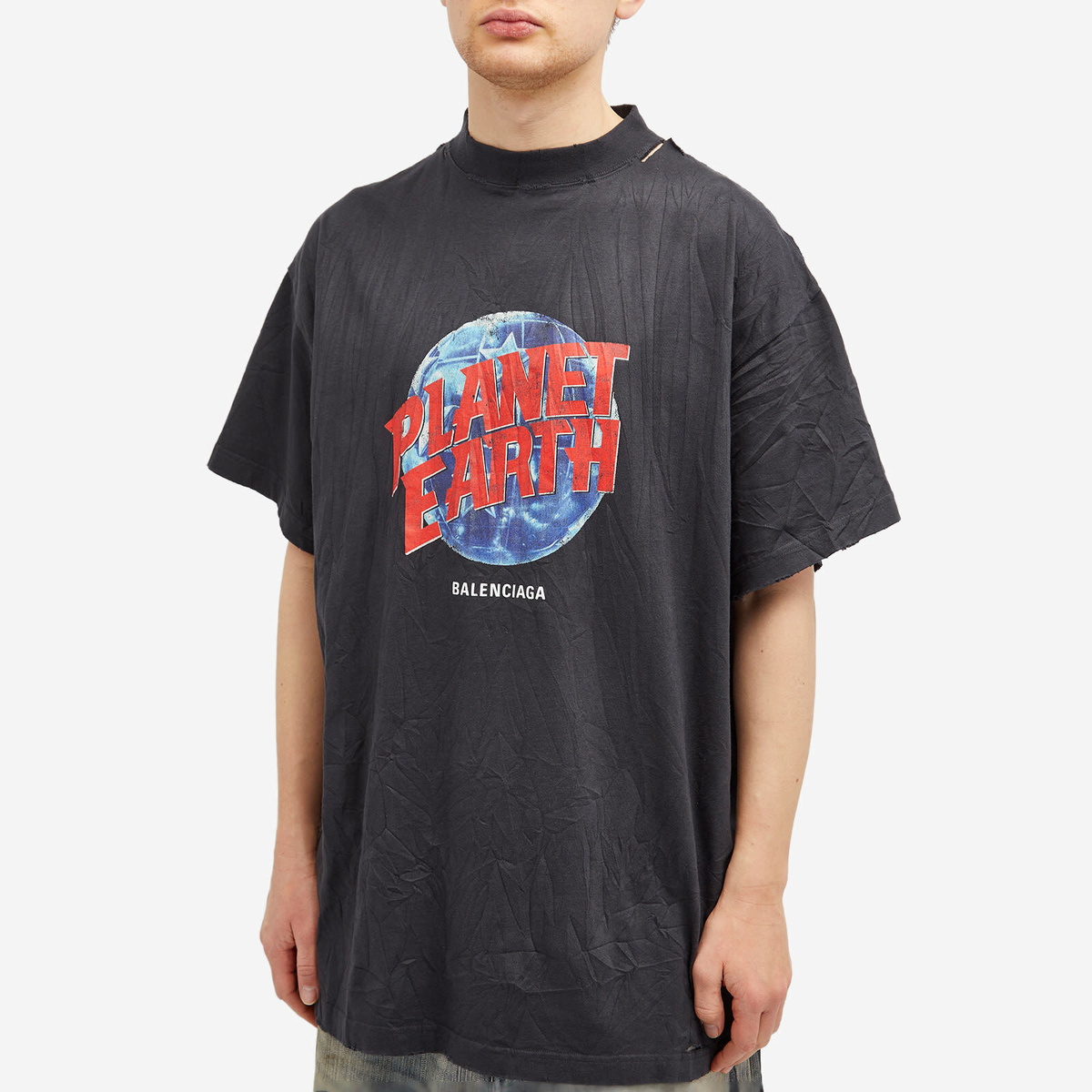 【BALENCIAGA】プラネットアース特大ブラックウォッシュTシャツ Black 'Planet Earth' Oversized T-shirt by Balenciaga on Sale