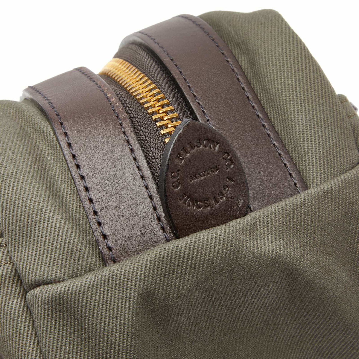 Filson Men's Travel Kit in Otter Green
