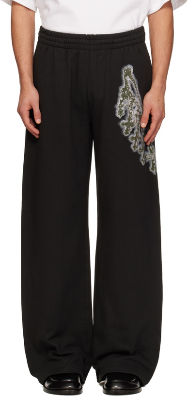 Photo: We11done Black Cross Chain Sweatpants