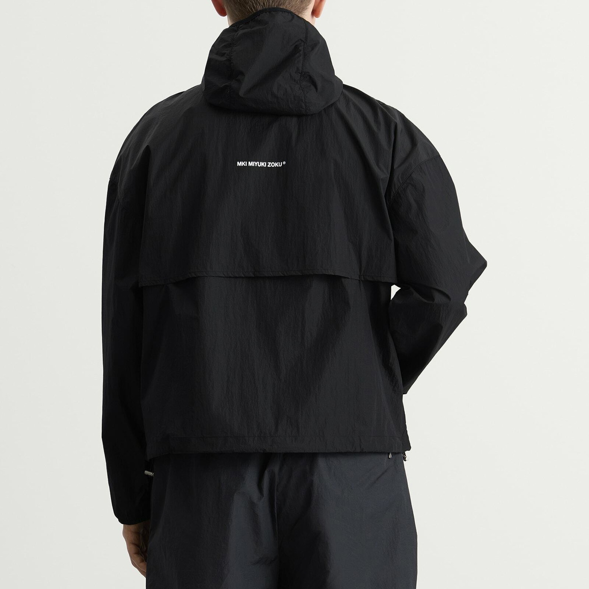 MKI Men's Hyperlight Hooded Wind Jacket in Black