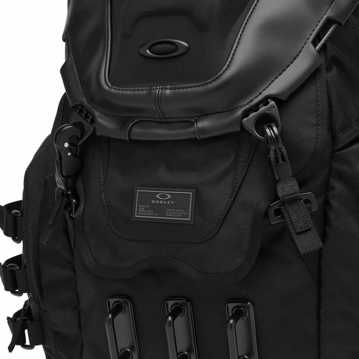 Oakley Men's Kitchen Sink Backpack in Stealth Black 