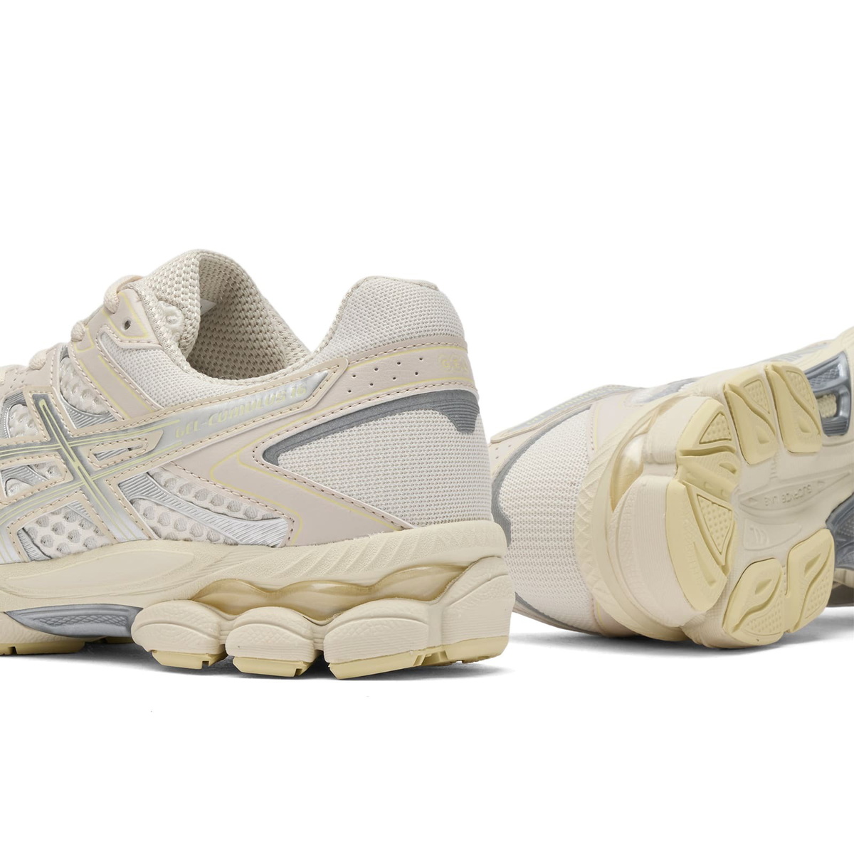 Asics Women's GEL-CUMULUS 16 Sneaker in Cream/Pure Silver