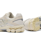 Asics Women's GEL-CUMULUS 16 Sneaker in Cream/Pure Silver