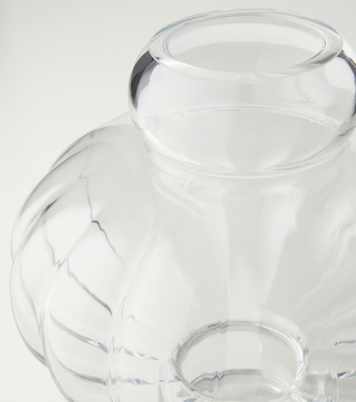 Louise Roe Balloon 02 glass vase