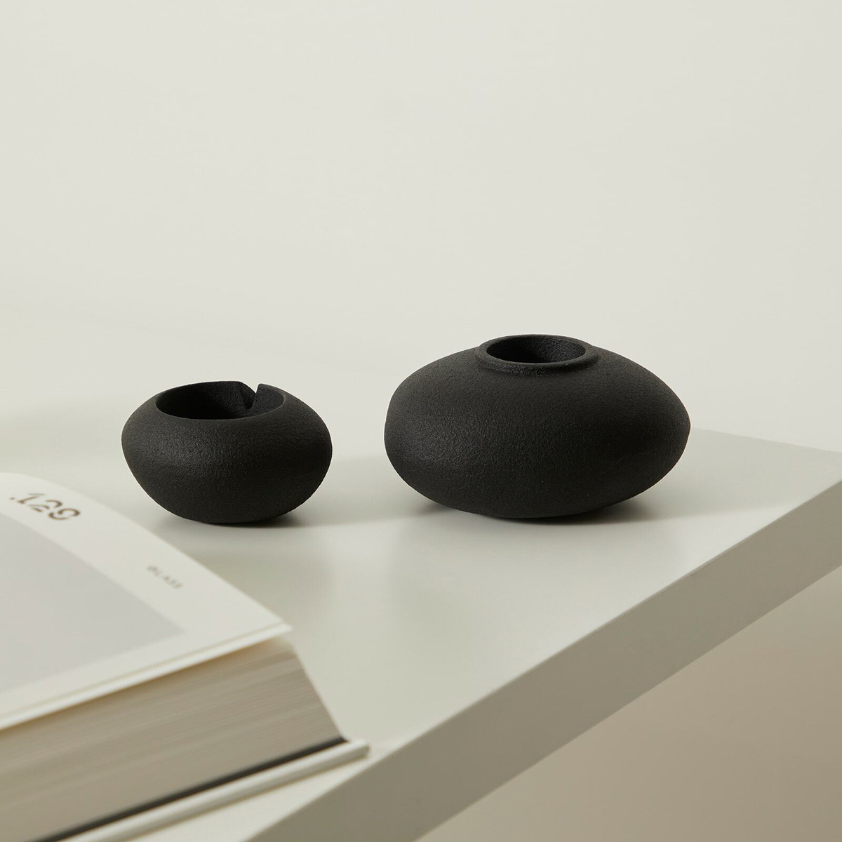Houseplant by Seth Rogen Pebble Match Strike in Black 