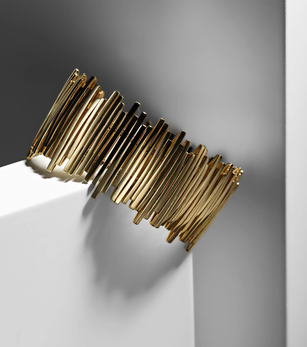 Suzanne Kalan Jagged 18kt gold bangle