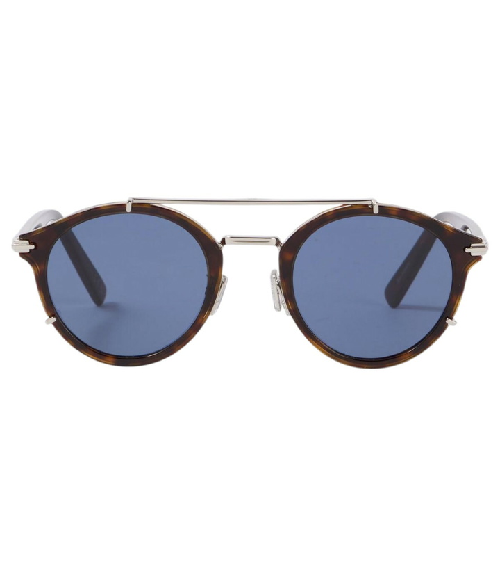 Photo: Dior Eyewear DiorBlackSuit R7U round sunglasses