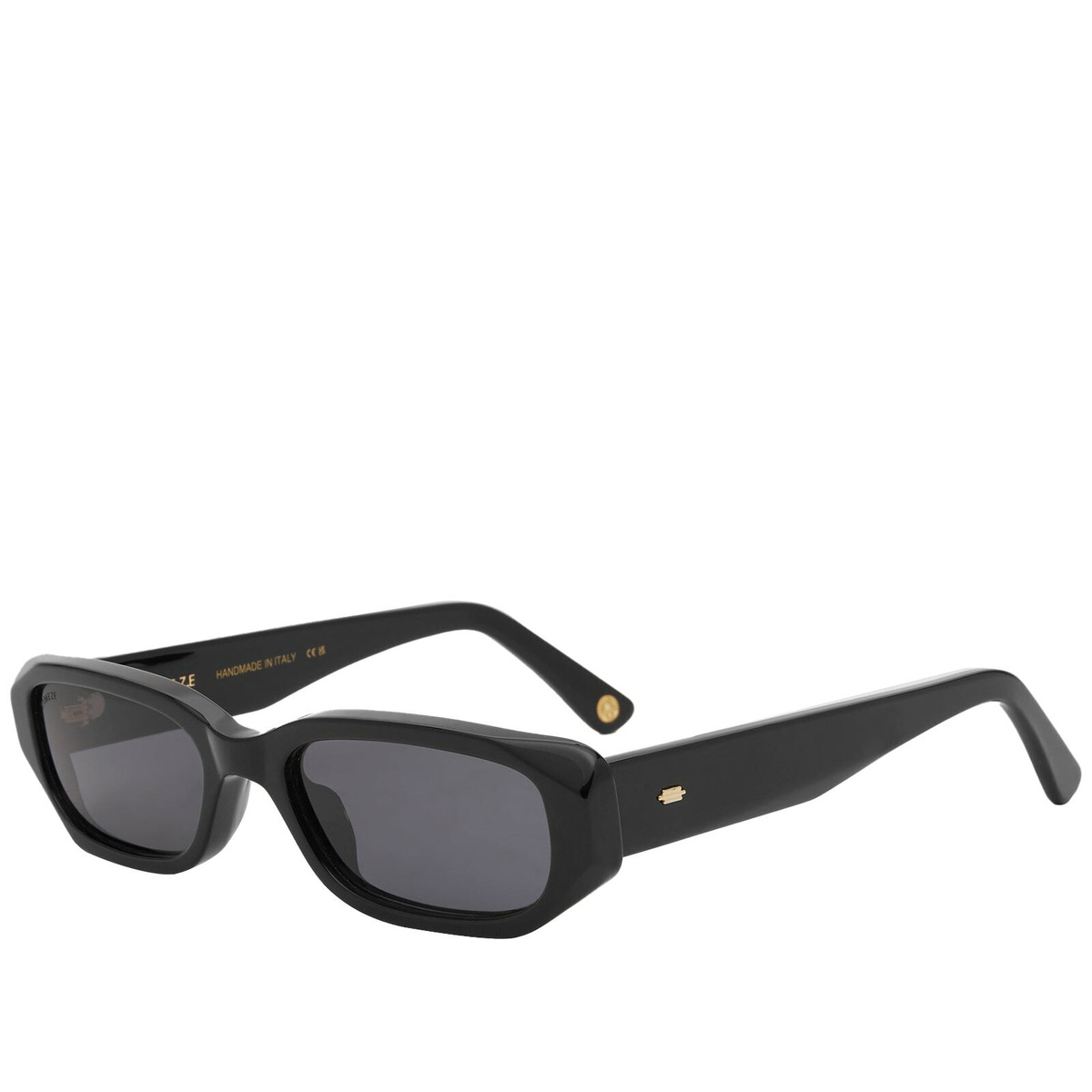 KIMEZE Ore Sunglasses in Black 
