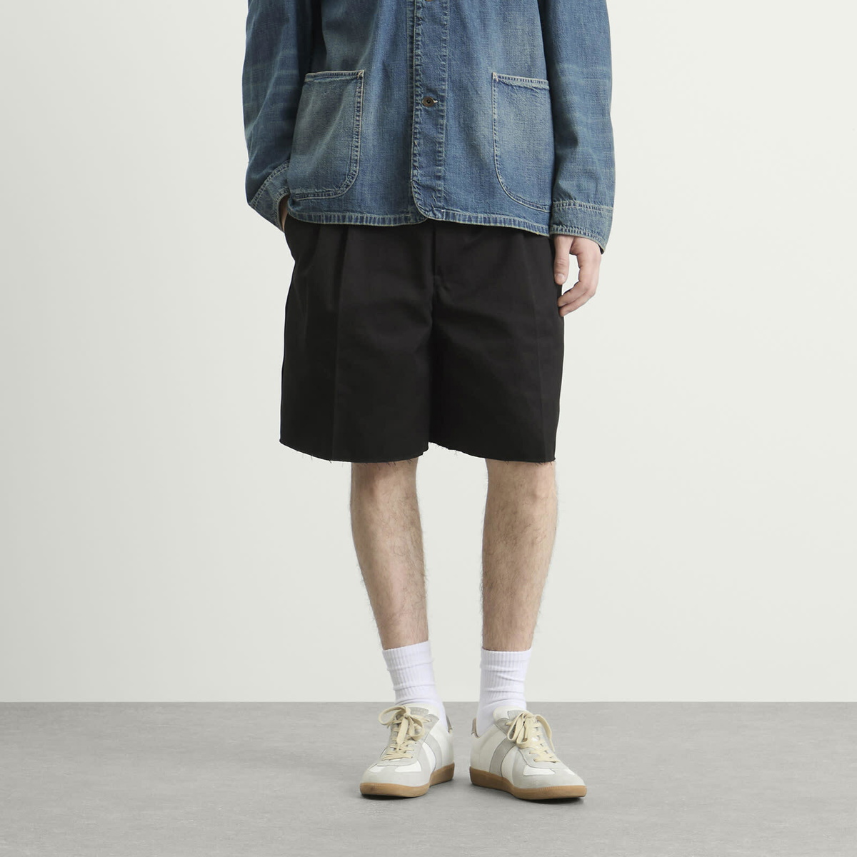 Maison Margiela Men's Raw Hem Tailored Shorts in Black