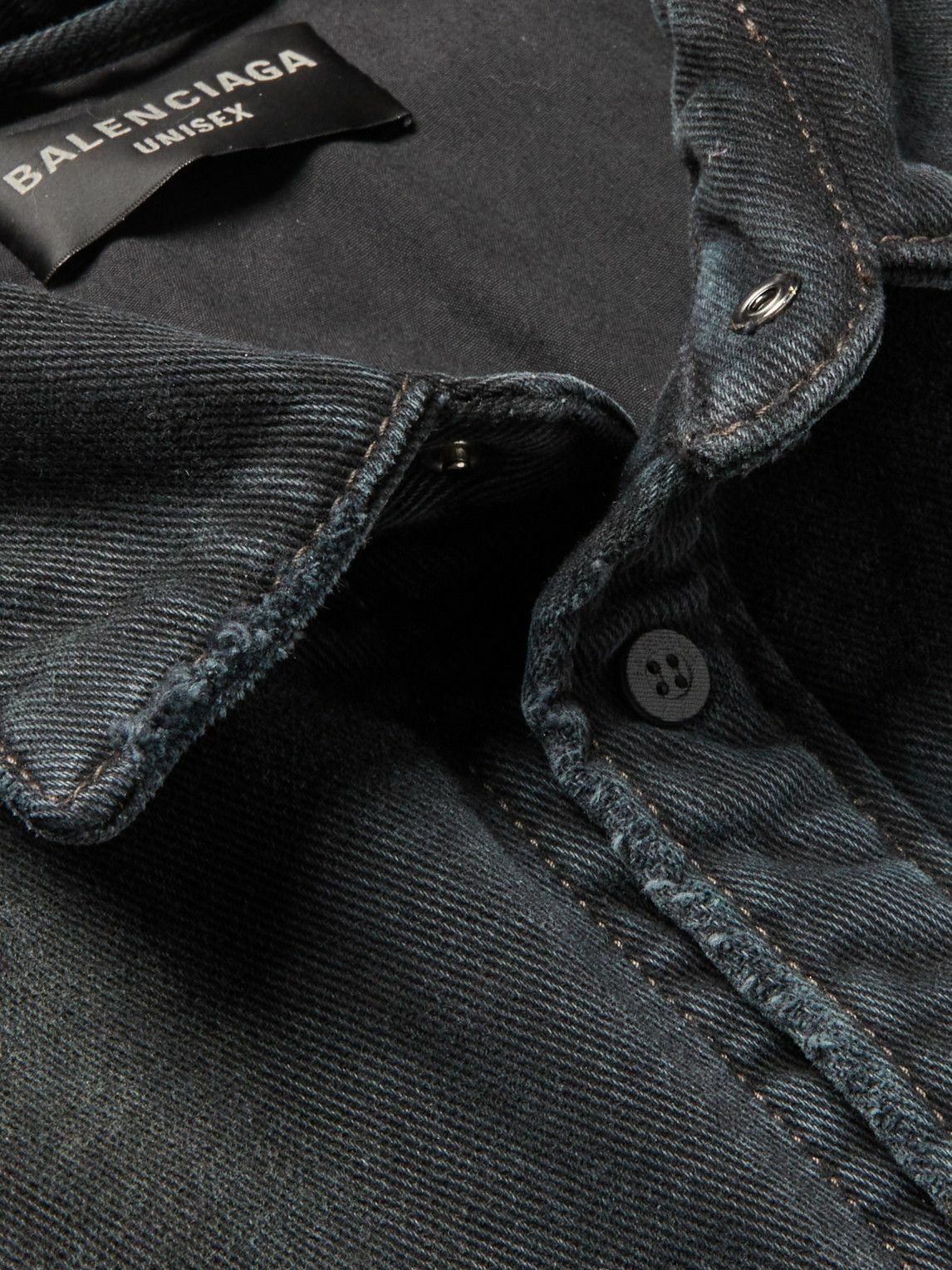 ★BALENCIAGA★ ブラウス・シャツ Denim overshirt Logo-Embroidered Padded Denim Overshirt من BALENCIAGA | مستر