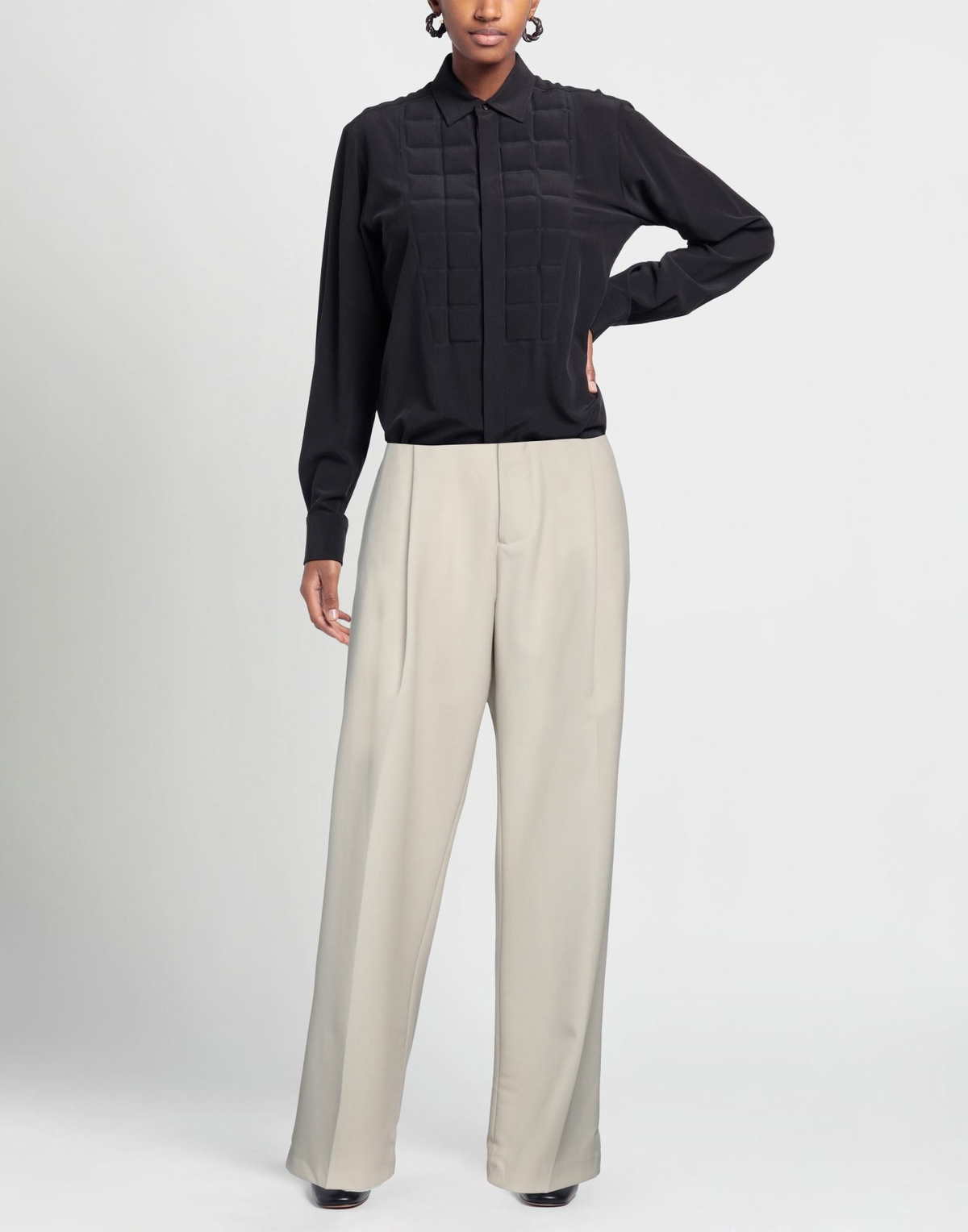 Quira Womens Pants Light in Grey