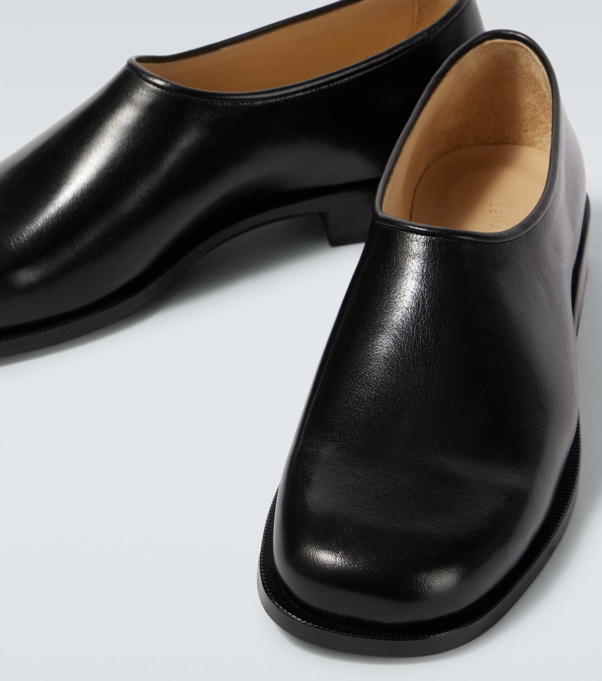 ￼￼2025SSルメール、LEMAIRE ANATOMIC SLIP ON 42 Lemaire Anatomic Slip On - Black | Garmentory