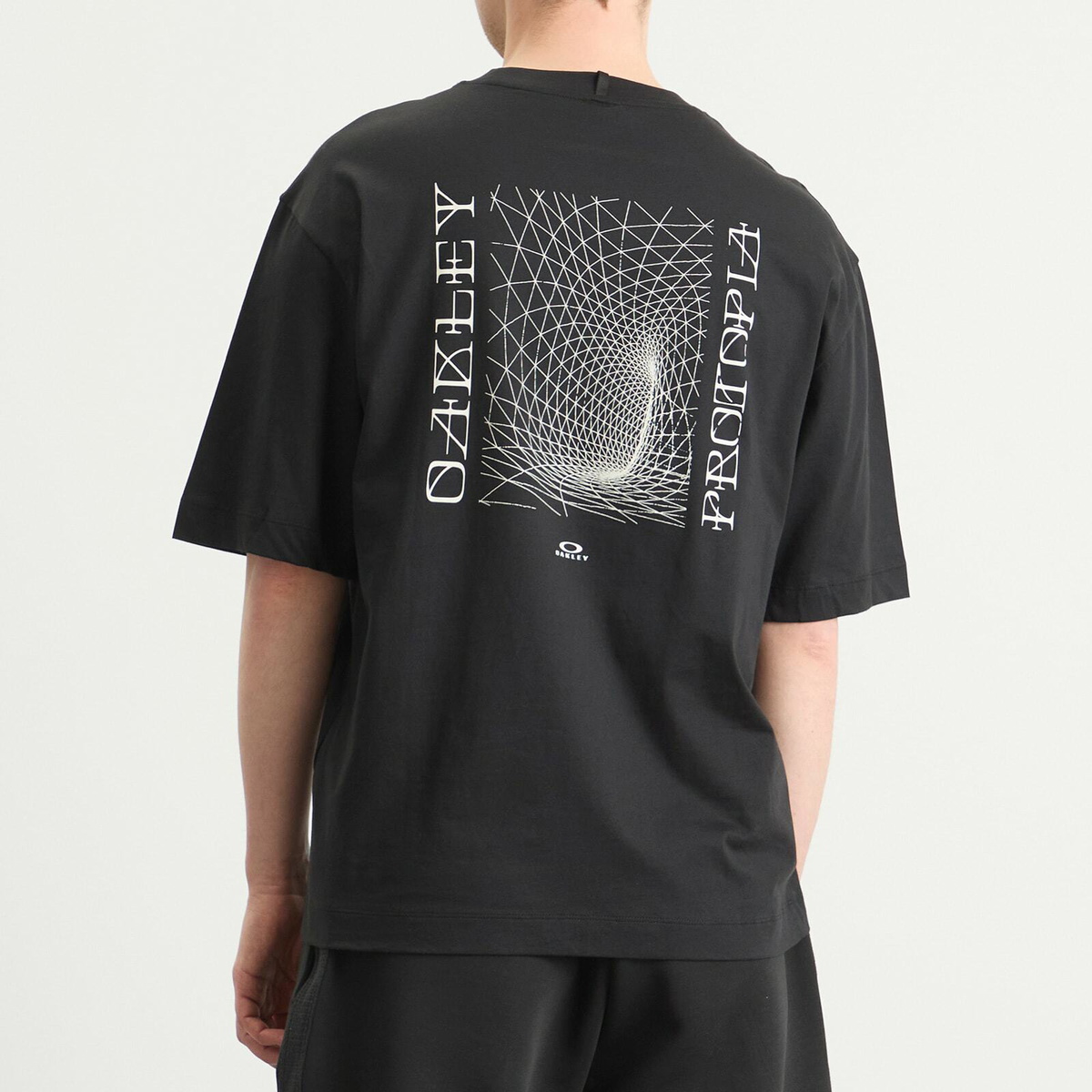 Oakley Men's Reserve Momento Protopia T-Shirt in Pitch Black