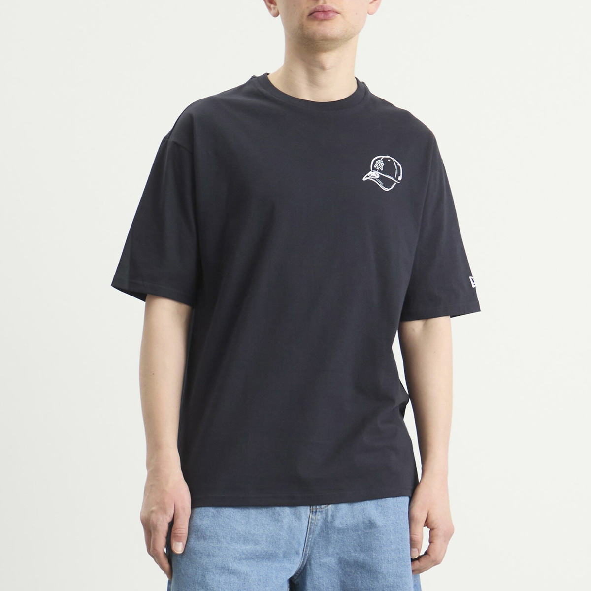 New Era Men's MLB Yankies Graphic T-Shirt in Navy
