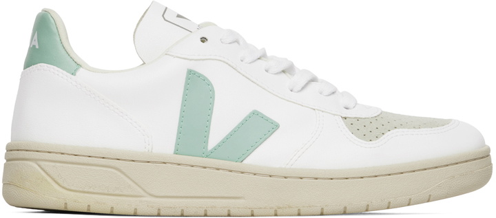 Photo: VEJA White V-10 CWL Sneakers