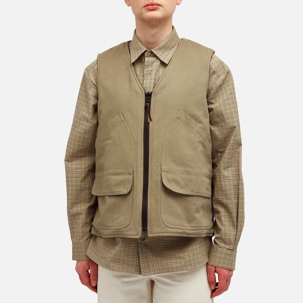 Café Mountain Men's Reversible Foragers Vest in Washed Limestone/Olive