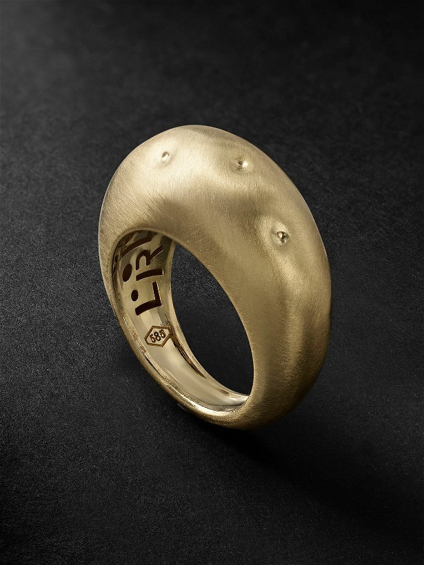 Photo: Lauren Rubinski - Gold Signet Ring
