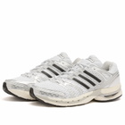 Adidas Adistar Control 5 in Silver/Black