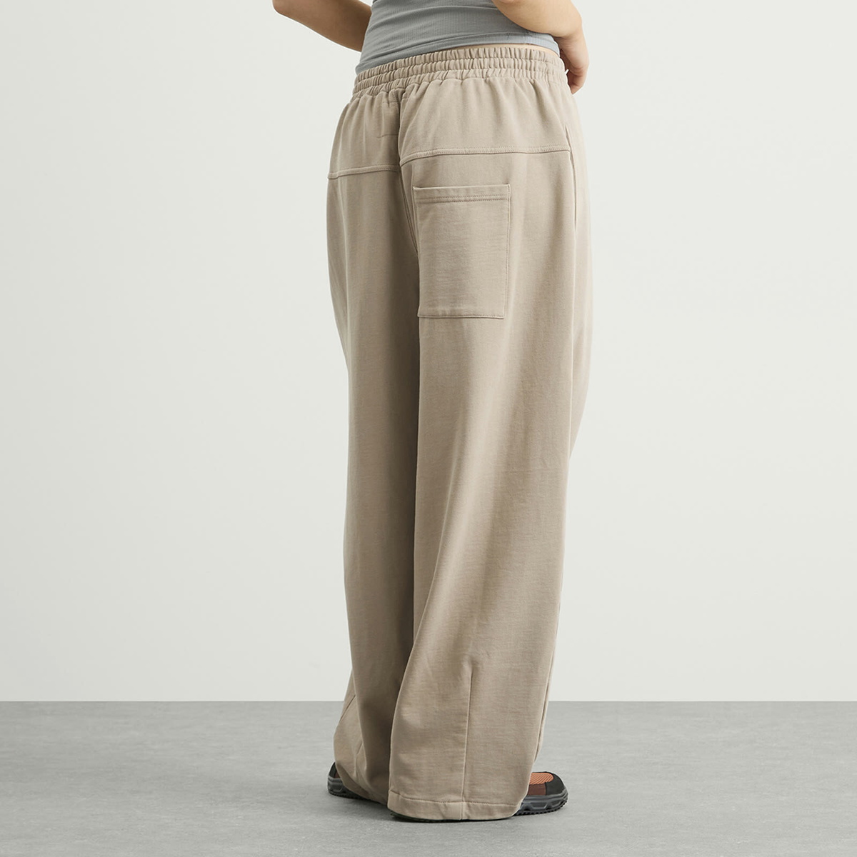 Story mfg. Women's Geo Joggers in Soft Grey