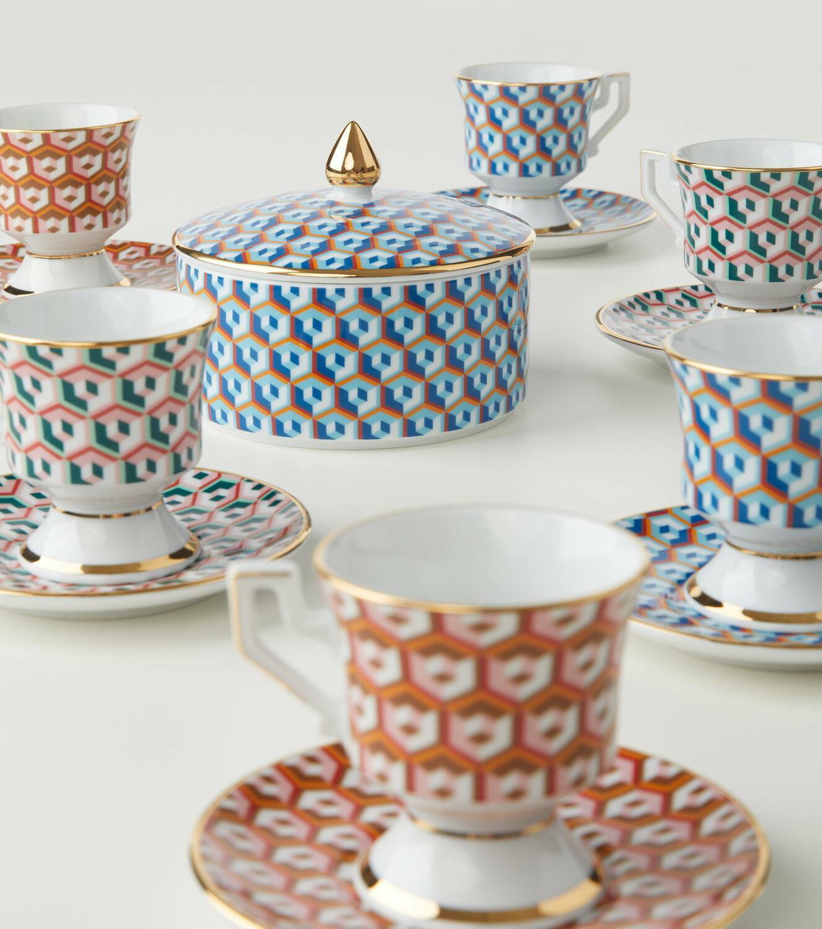 La DoubleJ Cubi Oro set of 2 espresso cups and saucers