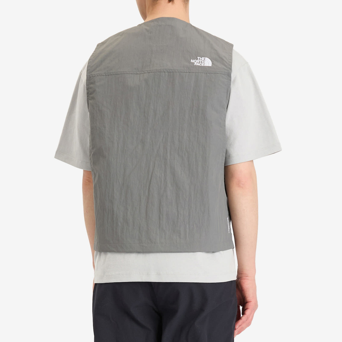 The North Face Men's Mountain Wind Vest in Smoked Pearl