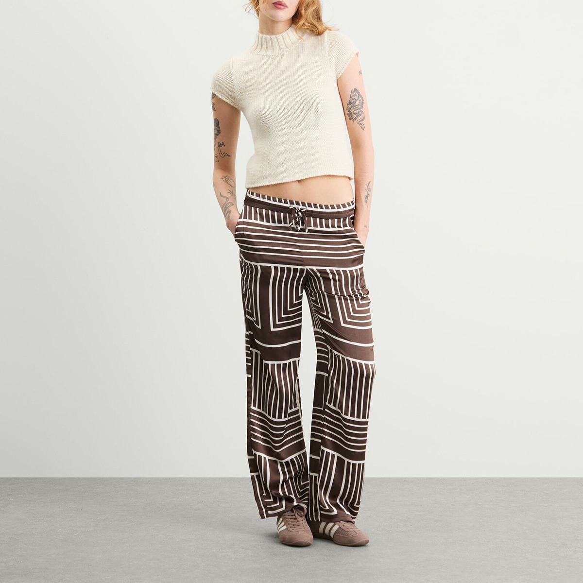 4th & Reckless Women's Amira Print Trousers in Chocolate
