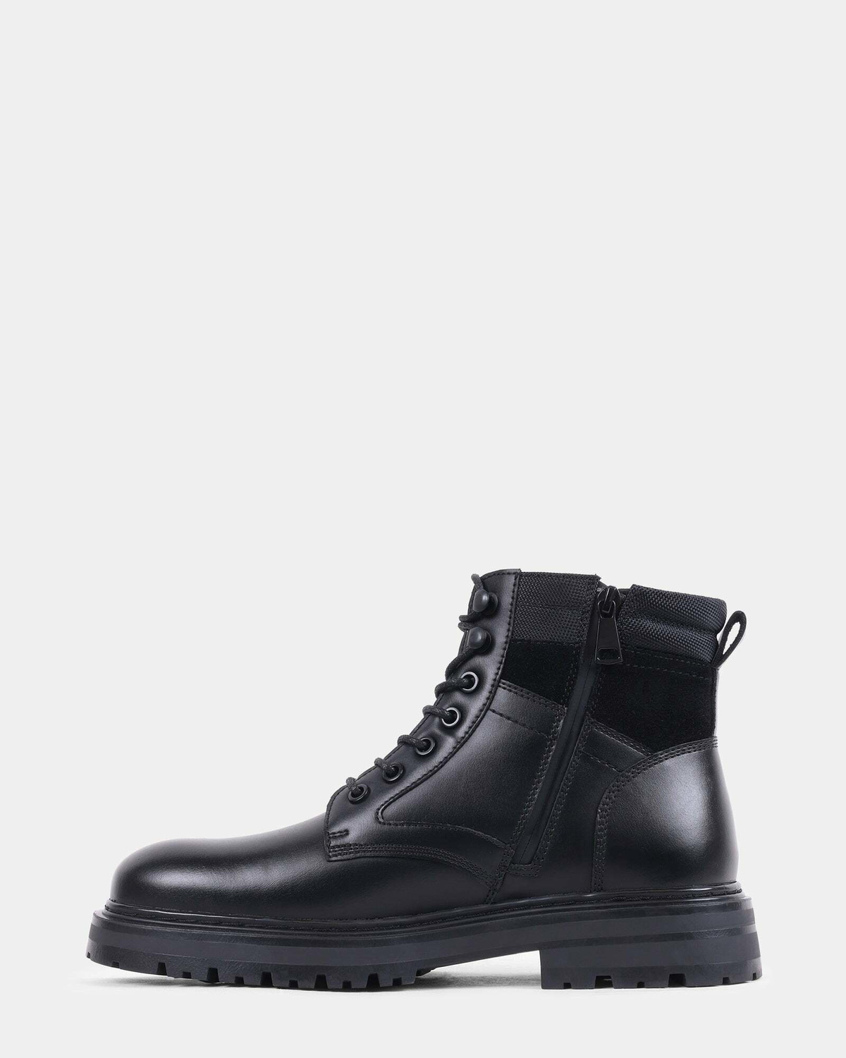 Steve Madden Beldonn Boots in Black