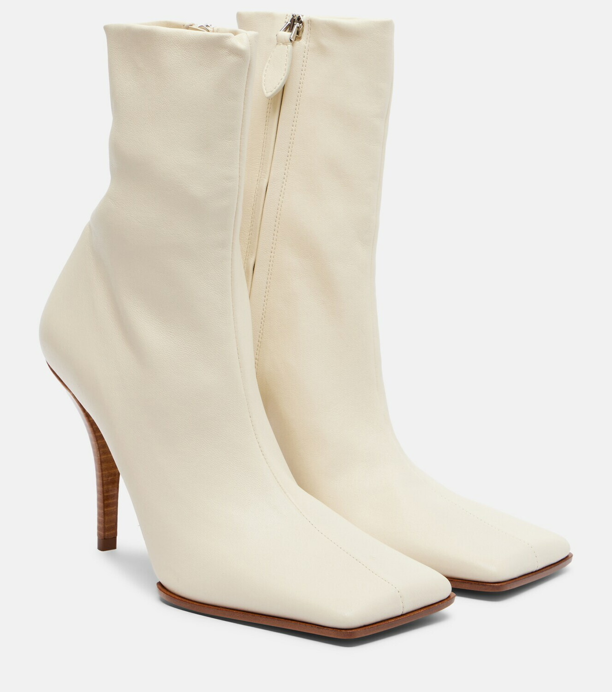 Alaïa 90 leather ankle boots
