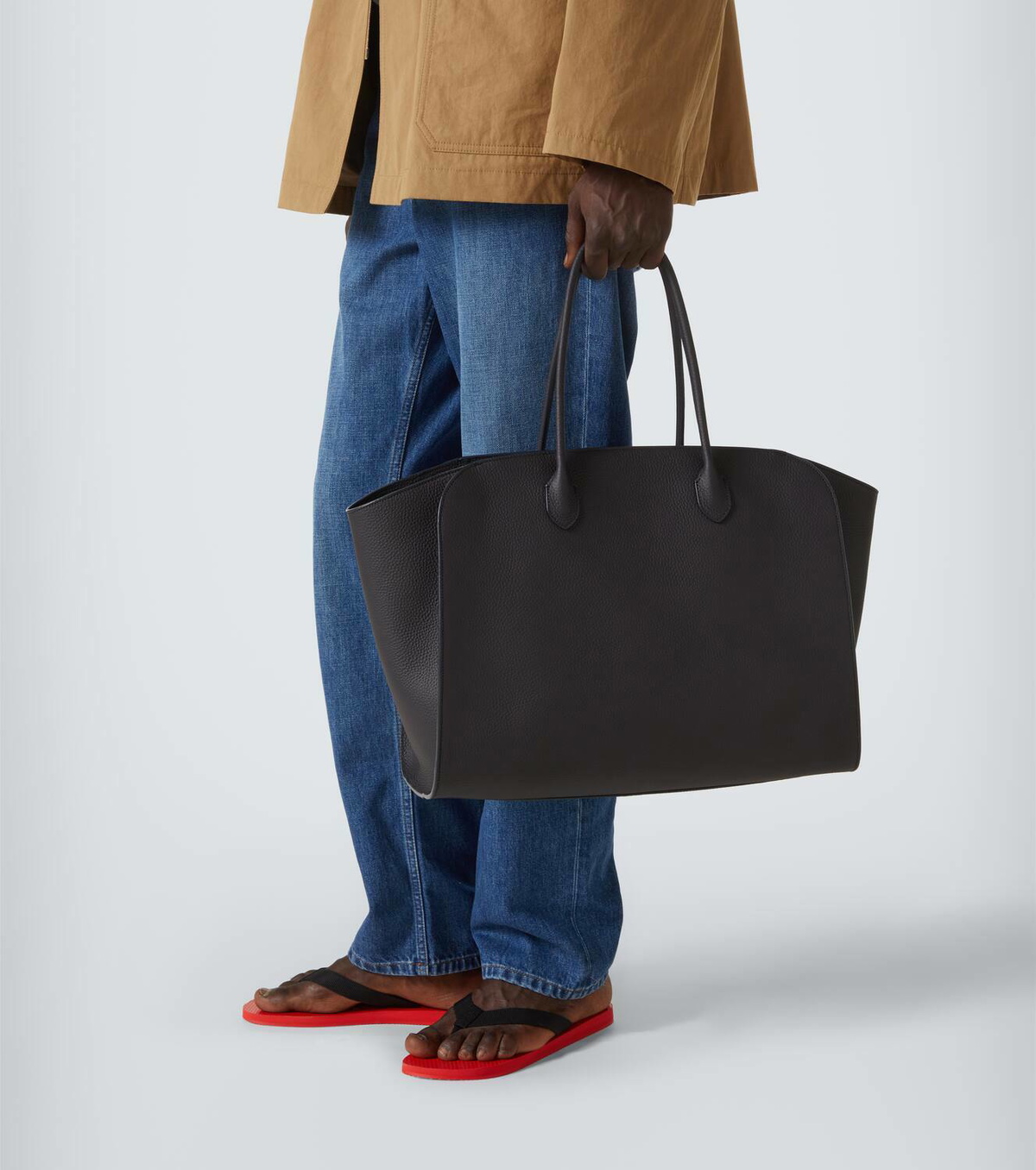 【国内発送】THE ROW トートバッグ Marlo leather tote Marlo Large leather tote bag in black - The Row | Mytheresa