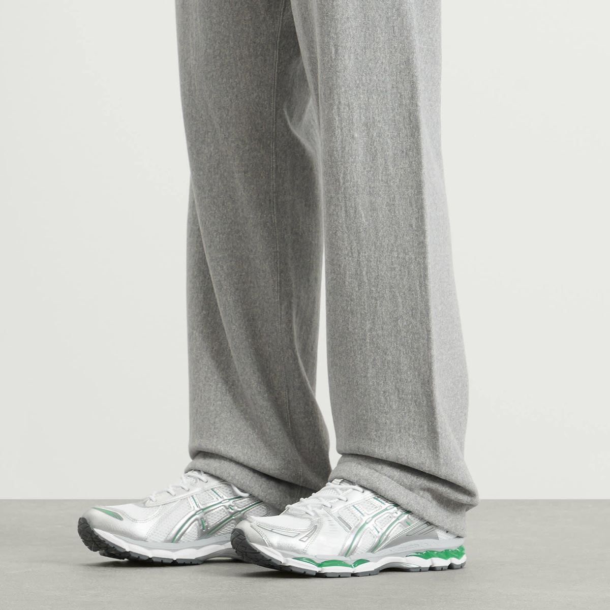 Asics GEL-Kayano 12.1 Sneaker in White/Pure Silver