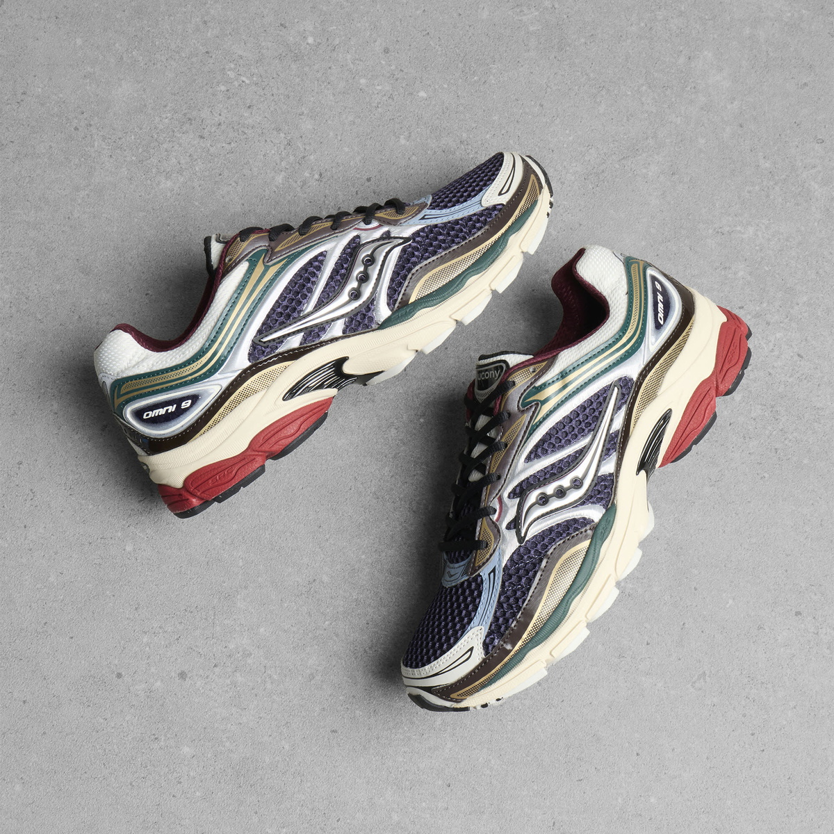 Saucony Men's Progrid Omni 9 OG Sneaker in Naval/Multi