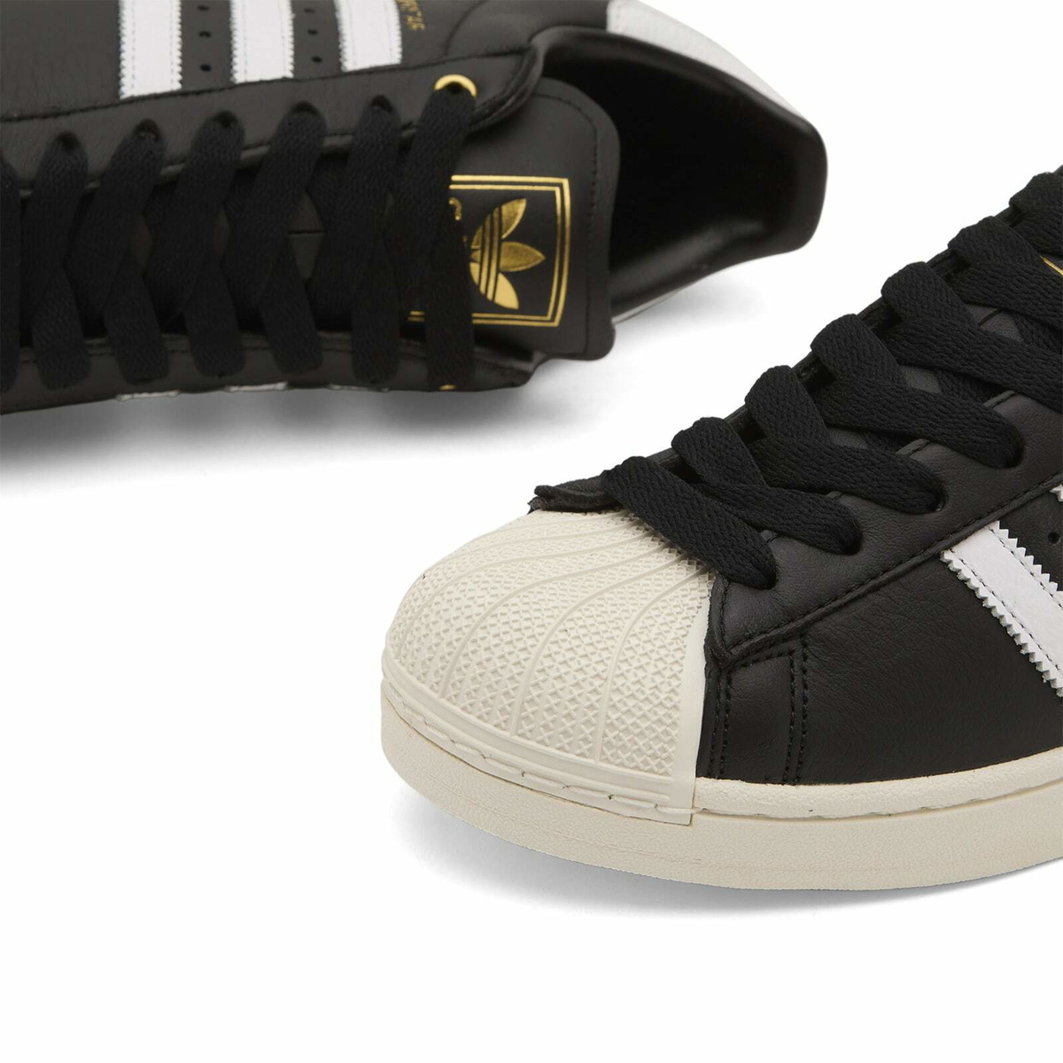 Adidas Superstar II Sneaker in Core Black/Ftwr White/Off White