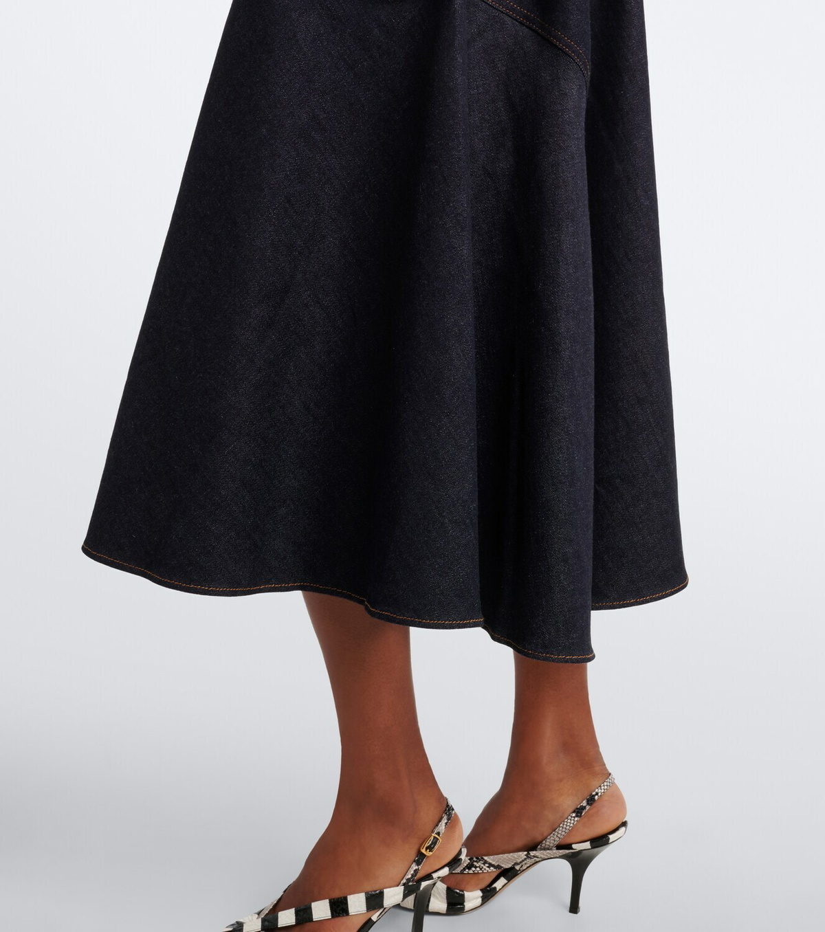Jacquemus Pina de-Nîmes gathered denim midi dress