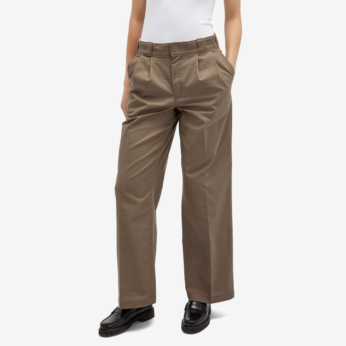Dickies Women's Pleated Multi Pocket Work Pant in Mushroom