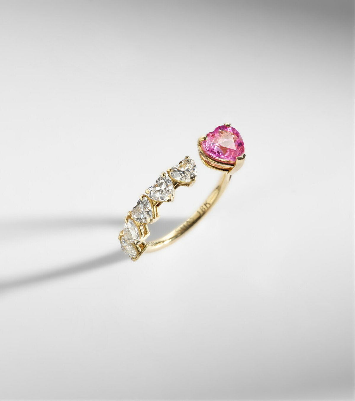 Shay Jewelry 18kt gold ring with sapphire and diamonds