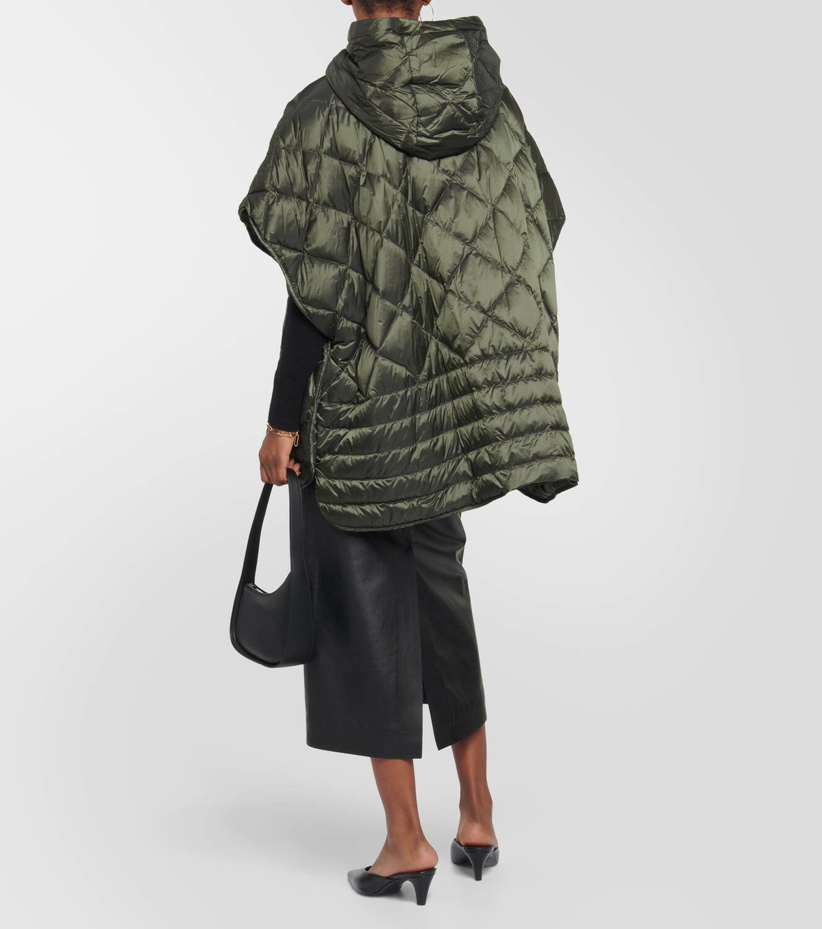 ◆MAX MARA 最新作◆Cube Treman ケープ ラップ ポンチョ◆ Max Mara The Cube Treman quilted puffer cape Max Mara