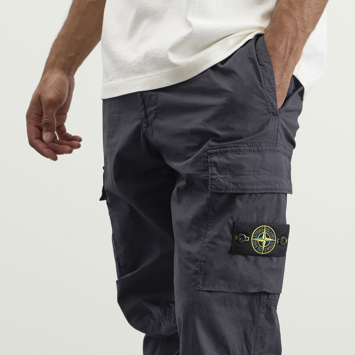 Stone Island Men's Paracadute Cargo Trousers in Navy Blue