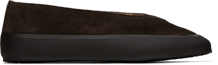 Photo: Le Monde Beryl Brown Apres Sci Slip-on Loafers
