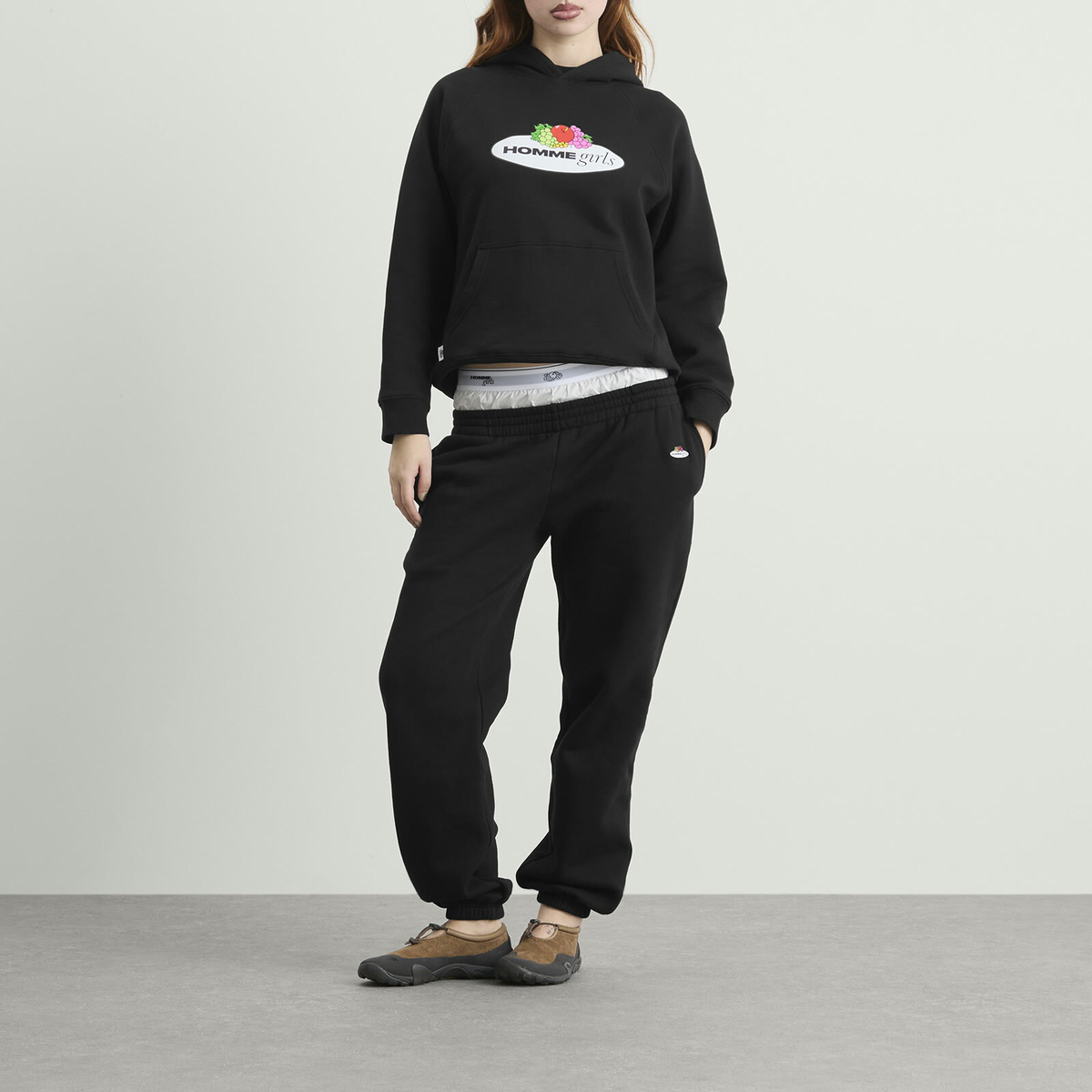 Hommegirls Women's x Fruit of the Loom Boxer Sweatpants in Black/White