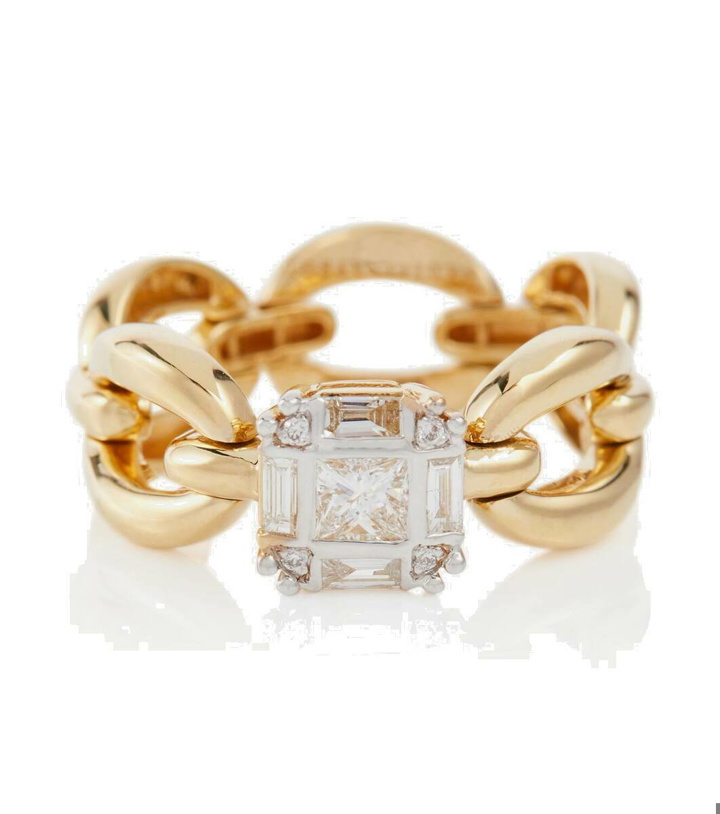 Photo: Nadine Aysoy Catena Petite Illusion 18kt gold ring with white diamonds