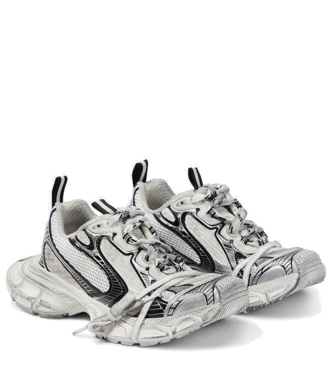 靴 Balenciaga 3XL Sneaker White Black 41 Balenciaga 3xl Sneaker in Black & White | FWRD