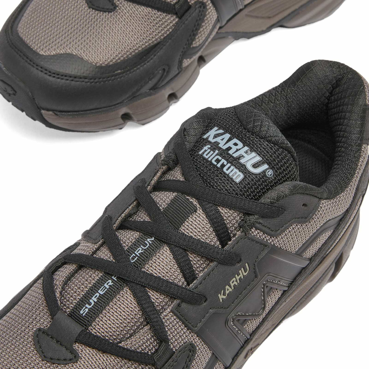 Karhu Men's Super Fulcrum in Black/Falcon