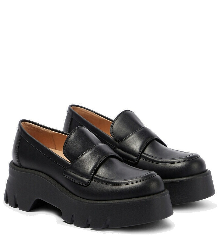 Photo: Gianvito Rossi Farren leather platform penny loafers